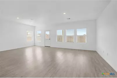 8904 James Bowie, Seguin, TX 78155 - Photo 15