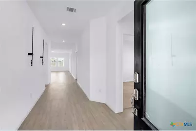 8904 James Bowie, Seguin, TX 78155 - Photo 23