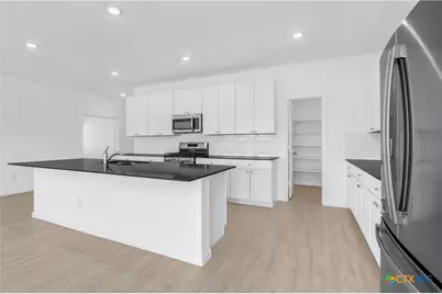 8904 James Bowie, Seguin, TX 78155 - Photo 11