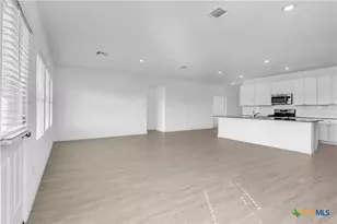 8904 James Bowie, Seguin, TX 78155 - Photo 17