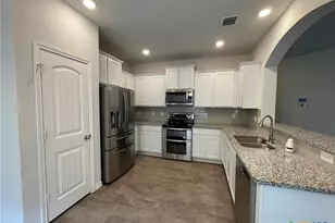 6161 Lavaca Dr, Belton, TX 76513 - Photo 9