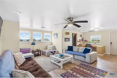 364 N Blackburn Avenue, Port Lavaca, TX 77979 - Photo 5