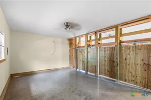 364 N Blackburn Ave, Port Lavaca, TX 77979 - Photo 21