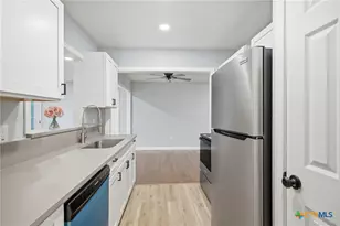 534 Cicero Dr, San Antonio, TX 78218 - Photo 11