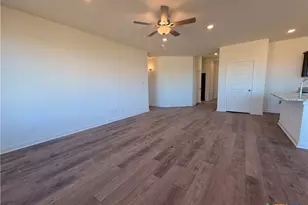 402 University Ave, Troy, TX 76579 - Photo 5