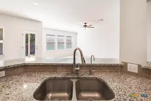 105 Leather Oak Loop, San Marcos, TX 78666 - Photo 9