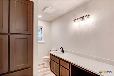 905 S Roy Reynolds Drive, Harker Heights, TX 76548 - Photo 23