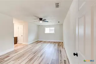 905 S Roy Reynolds Dr, Harker Heights, TX 76548 - Photo 29