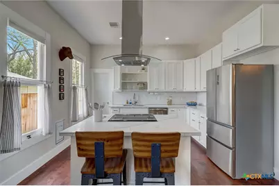 546 S Academy Avenue, New Braunfels, TX 78130 - Photo 15