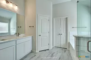 2027 Stephanie Ave, New Braunfels, TX 78132 - Photo 15