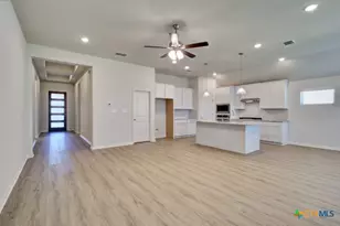 2027 Stephanie Ave, New Braunfels, TX 78132 - Photo 3