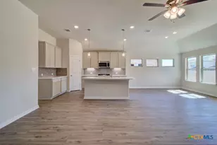 2027 Stephanie Ave, New Braunfels, TX 78132 - Photo 17