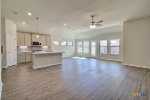 2027 Stephanie Ave, New Braunfels, TX 78132 - Photo 15