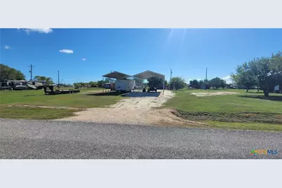 507 W Oakland Avenue, Seadrift, TX 77983 - Photo 1