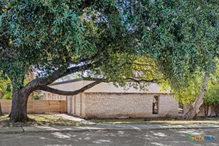 715 W Hopkins St, San Marcos, TX 78666 - Photo 1