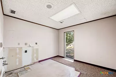 715 W Hopkins Street #101, San Marcos, TX 78666 - Photo 19