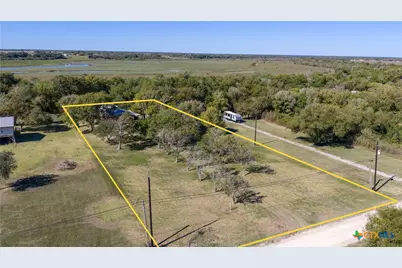 587 Guadalupe River Drive, Tivoli, TX 77990 - Photo 5
