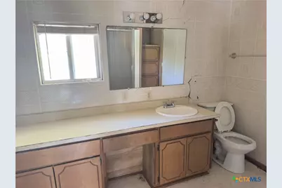 587 Guadalupe River Drive, Tivoli, TX 77990 - Photo 7