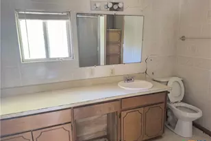 587 Guadalupe River Dr, Tivoli, TX 77990 - Photo 7