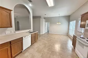 2254 Hidden Meadow, New Braunfels, TX 78130 - Photo 9