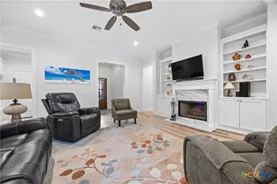 10317 Fallen Leaf Dr, Waco, TX 76712 - Photo 9