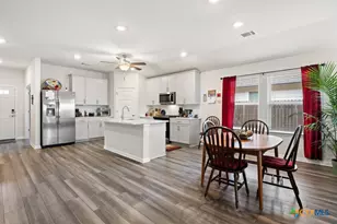 130 Greenspire Ln, Hutto, TX 78634 - Photo 11