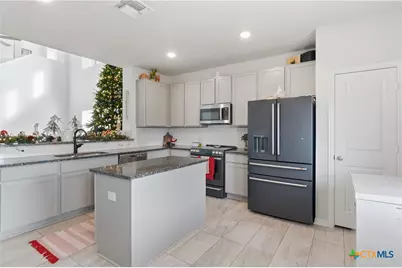 305 Tims Way, Seguin, TX 78155 - Photo 11