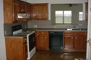 104 Jocelyn Cir, Victoria, TX 77901 - Photo 7