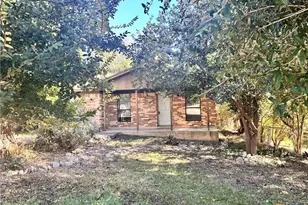 317 Yale St, San Marcos, TX 78666 - Photo 9