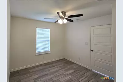 907 E 3rd Street #B, Lampasas, TX 76550 - Photo 25