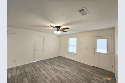 907 E 3rd Street #B, Lampasas, TX 76550 - Photo 5