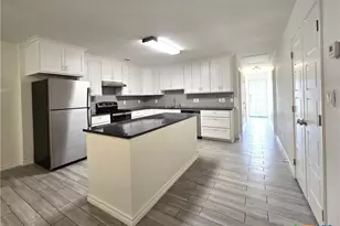 907 E 3rd St, Lampasas, TX 76550 - Photo 11