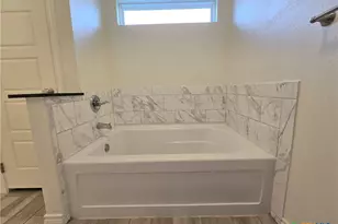 907 E 3rd St, Lampasas, TX 76550 - Photo 19