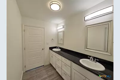 907 E 3rd Street #B, Lampasas, TX 76550 - Photo 17