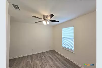 907 E 3rd Street #B, Lampasas, TX 76550 - Photo 27