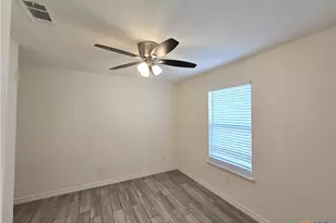 907 E 3rd St, Lampasas, TX 76550 - Photo 27