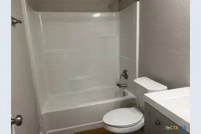 661 W Austin Street #P, Luling, TX 78648 - Photo 9