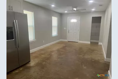 661 W Austin Street #P, Luling, TX 78648 - Photo 3