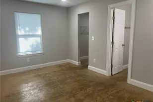 661 W Austin St, Luling, TX 78648 - Photo 11