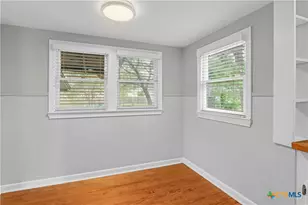 960 E Mountain St, Seguin, TX 78155 - Photo 11