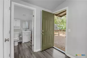 960 E Mountain St, Seguin, TX 78155 - Photo 23