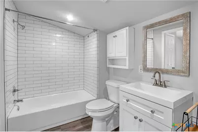 960 E Mountain Street, Seguin, TX 78155 - Photo 25