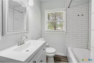 960 E Mountain Street, Seguin, TX 78155 - Photo 21