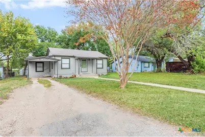 960 E Mountain Street, Seguin, TX 78155 - Photo 3