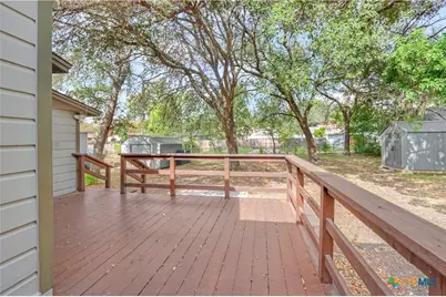 960 E Mountain Street, Seguin, TX 78155 - Photo 5