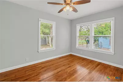 960 E Mountain Street, Seguin, TX 78155 - Photo 17