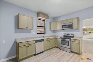 406 Hubbard St, Yoakum, TX 77995 - Photo 17