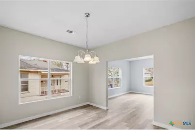 406 Hubbard Street, Yoakum, TX 77995 - Photo 11