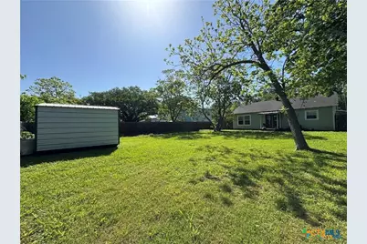 1308 E Park Avenue, Victoria, TX 77901 - Photo 21