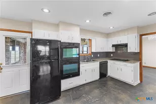 5629 US-59, Edna, TX 77957 - Photo 31